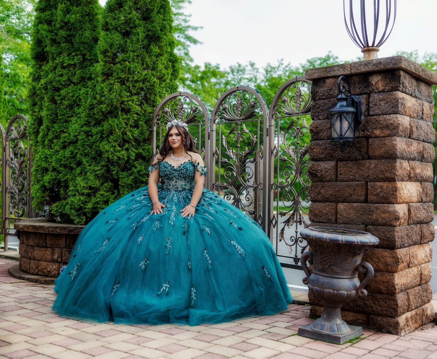 carousel-hero-element image-0